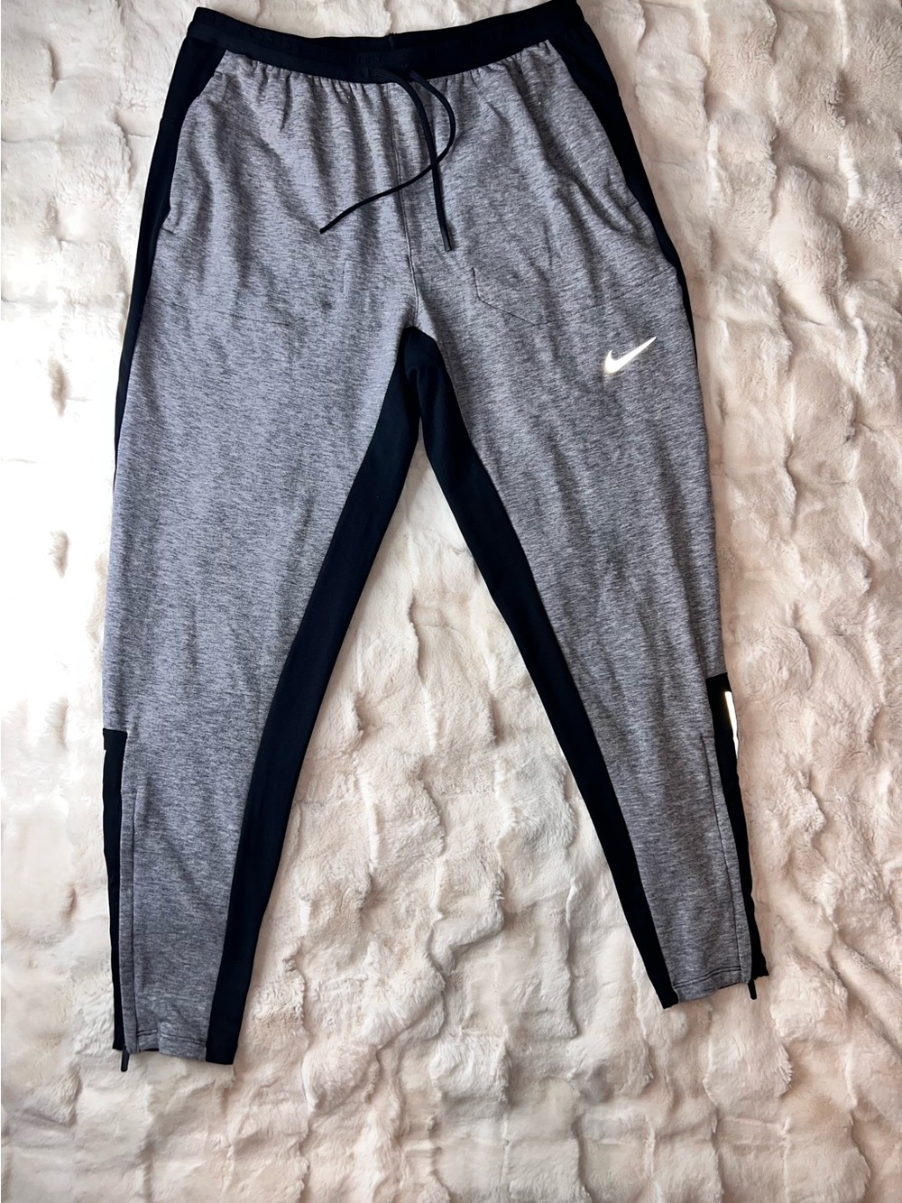 Nike Men's Gray & Black Tech Fleece Jogger Pants | SML |